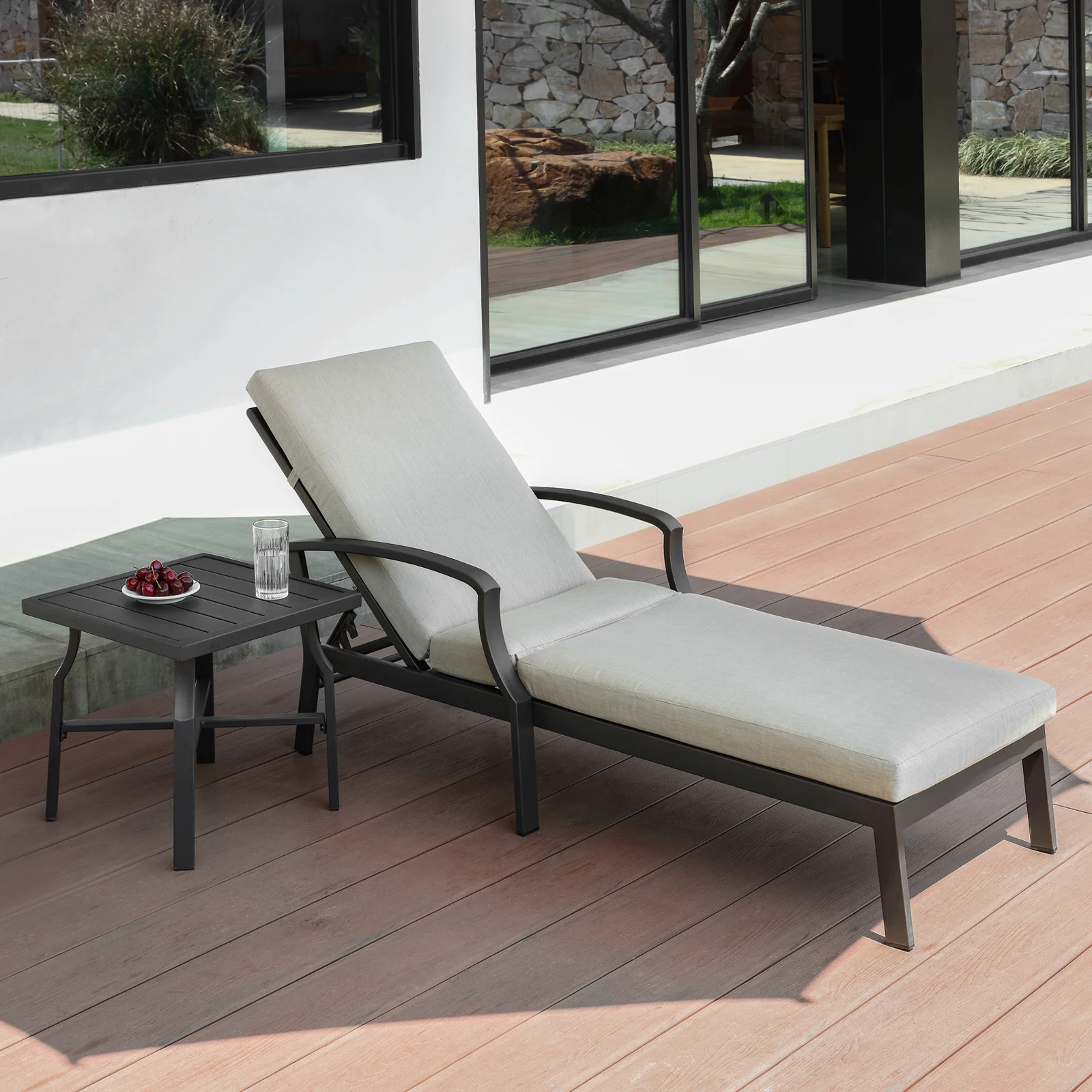 

Кушетка с регулируемой высотой, шезлонги с приставным столиком и удобной подушкой, уличные шезлонги для бассейна