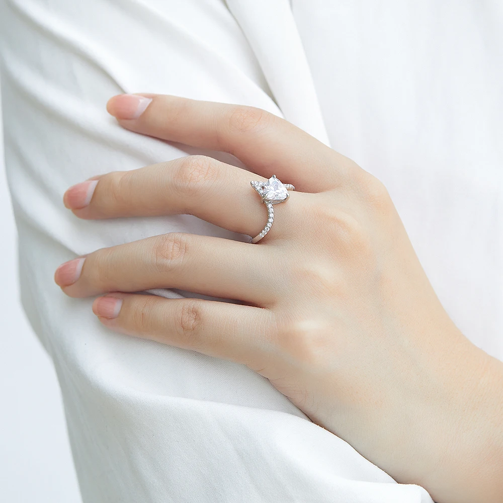 

Special Creative Design Triangular CZ Diamond Ring Fine Jewelry Luxury Sterling Silver Rhodium Plated for Women's Wedding