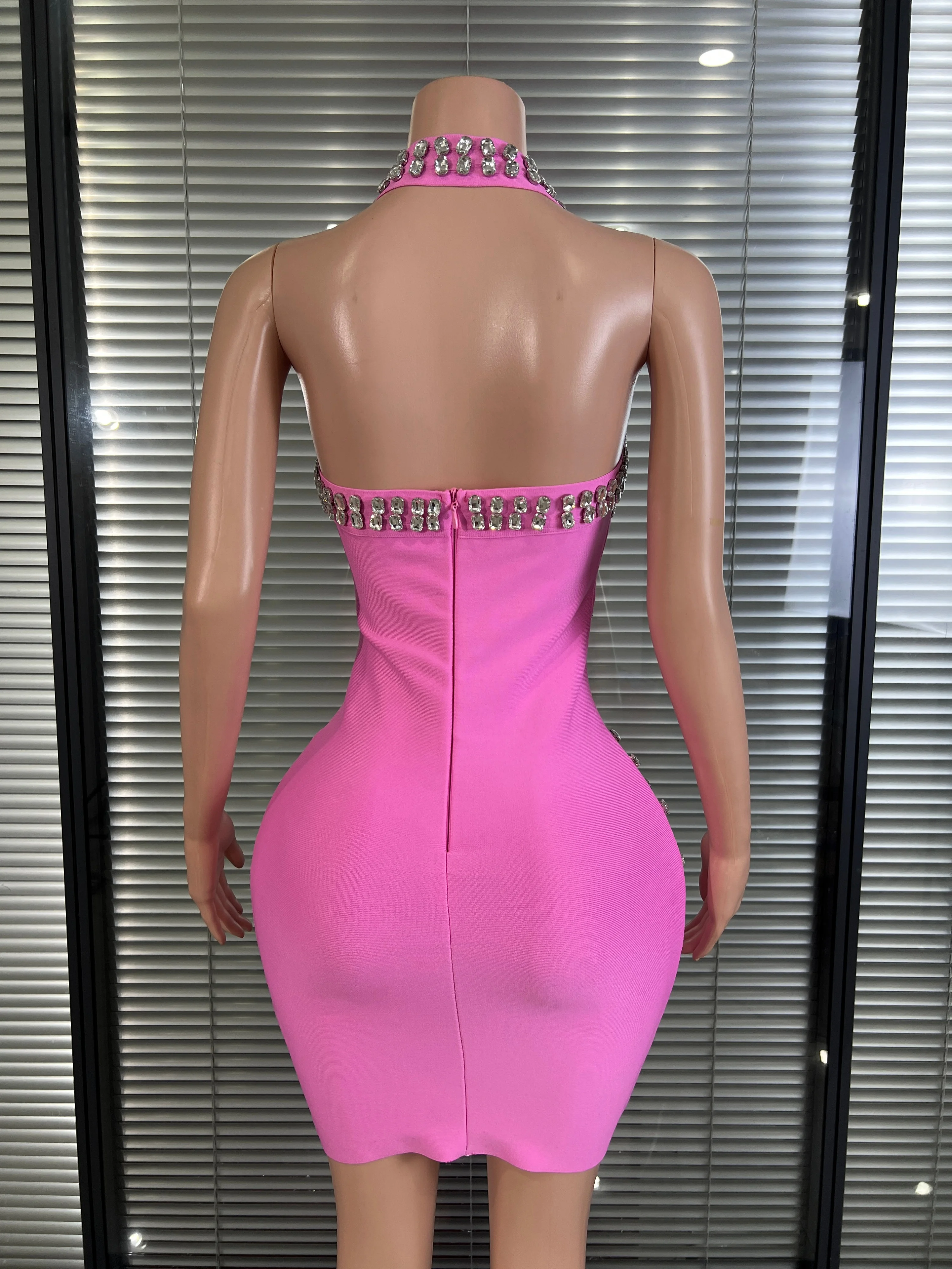Elegantes Neckholder-Kleid mit Kristallverzierung, Glitzer-Strass-Dekor, ärmelloses Kleid für Hochzeitsgäste, Junggesellinnenabschied