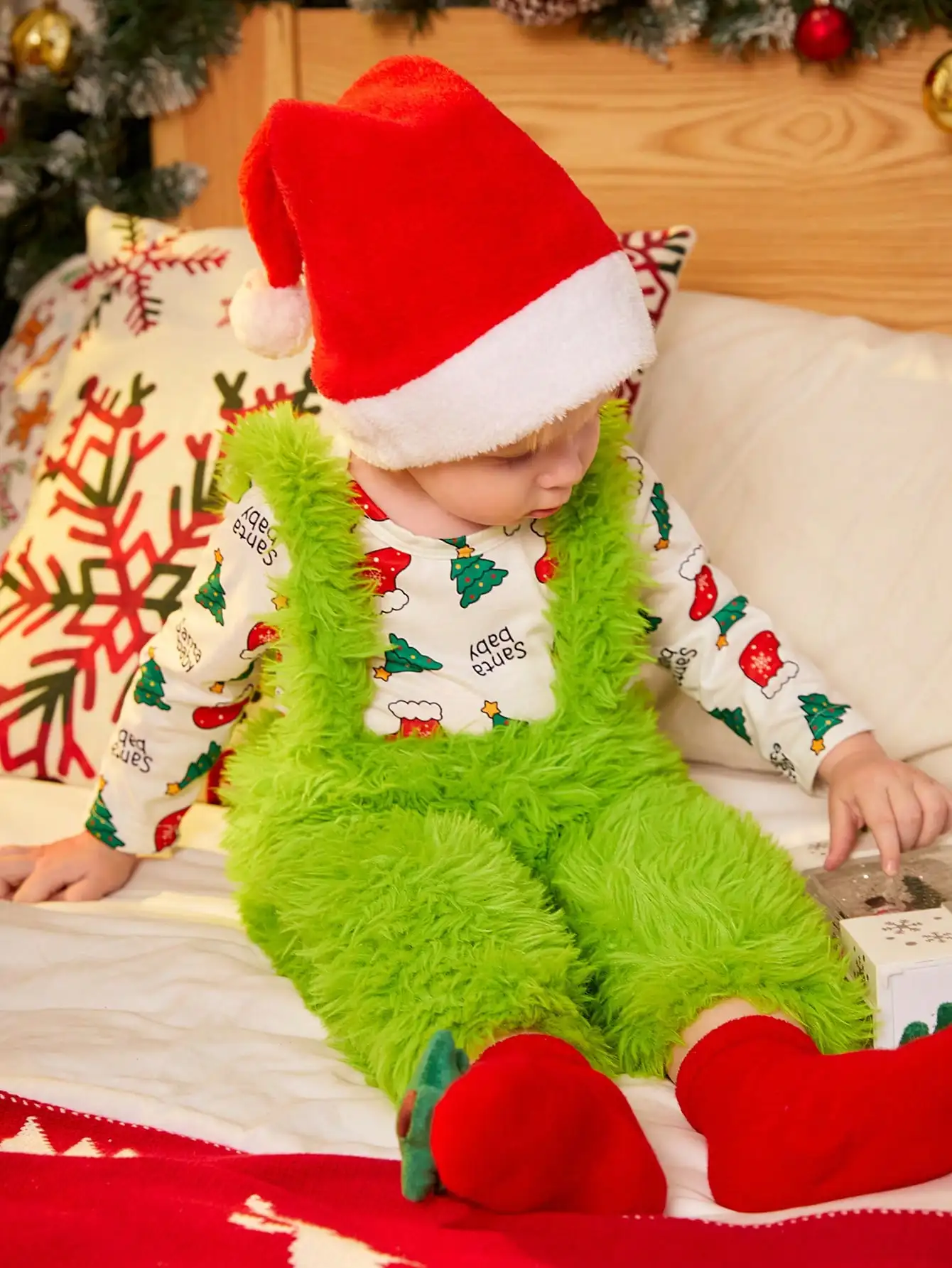 Christmas Holiday Style Boy Baby Fashion Personality Two-Piece Long-Sleeved Christmas Tree Print Jumpsuit + Green Fuzzy Overalls