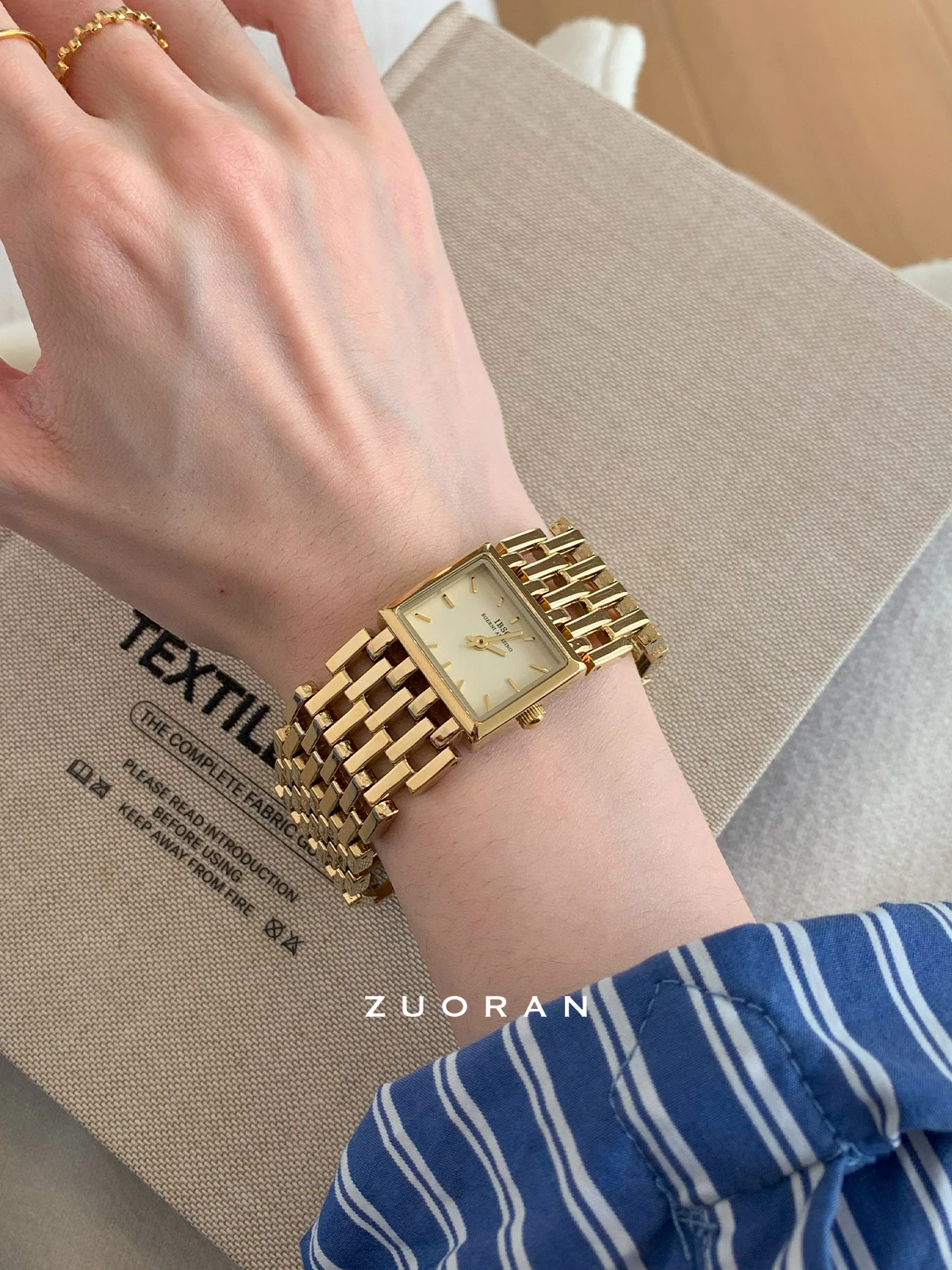 Square light luxury high-end retro style temperament gold hollow steel band ladies watch birthday gift for women ladies gift
