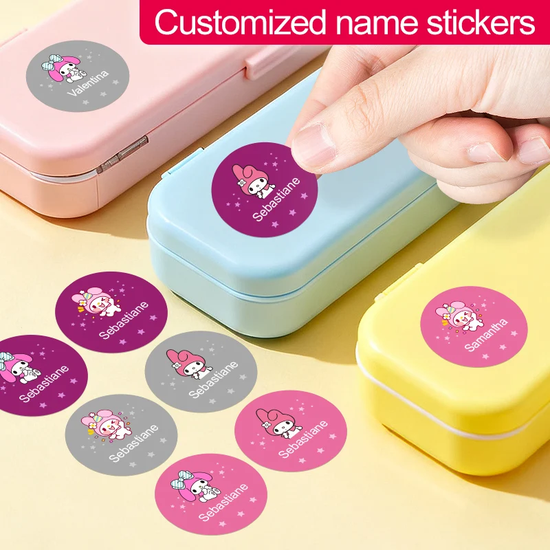 مخصص بلدي ميلودي اسم ملصق الكرتون الشارات ذاتية اللصق PVC ملصقات مقاومة للماء للهاتف ، الغيتار ، لوح التزلج ، مشاريع DIY