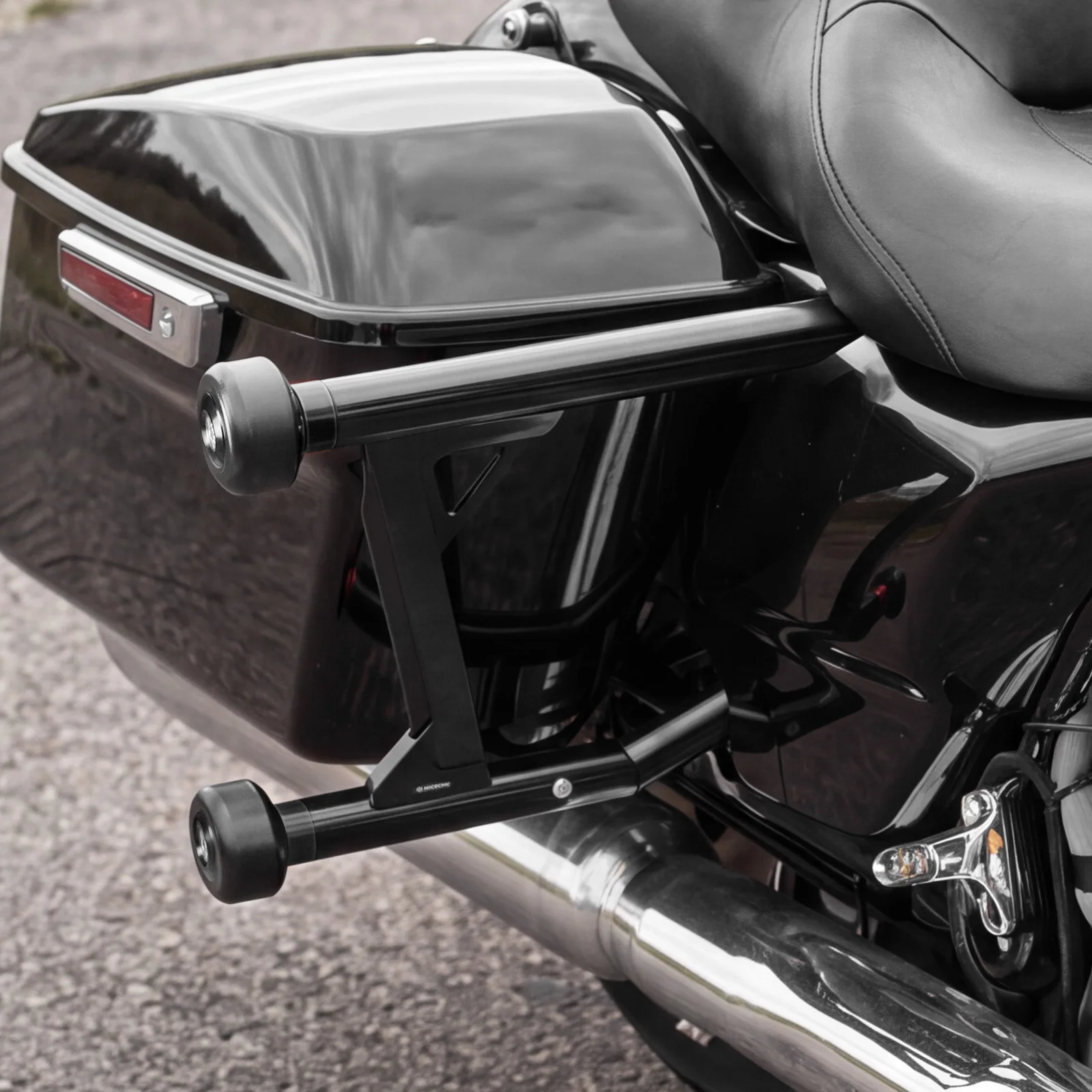 NICECNC Satteltaschen-Sturzbügel-Schutz für Harley Touring 2009-2025 Street Glide Road Glide Road King Electra Glide FLHX FLTRX FLHR – Detail 4