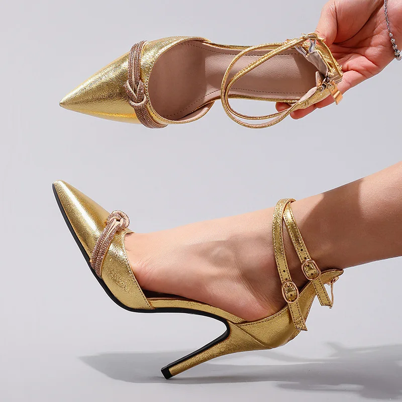

Sexy Pointed Toe Gold Heels Women Luxury Crystal Strap Knot Design Heeled Sandals Fashion Cover Heel Zipper Designer Shoes Pumps