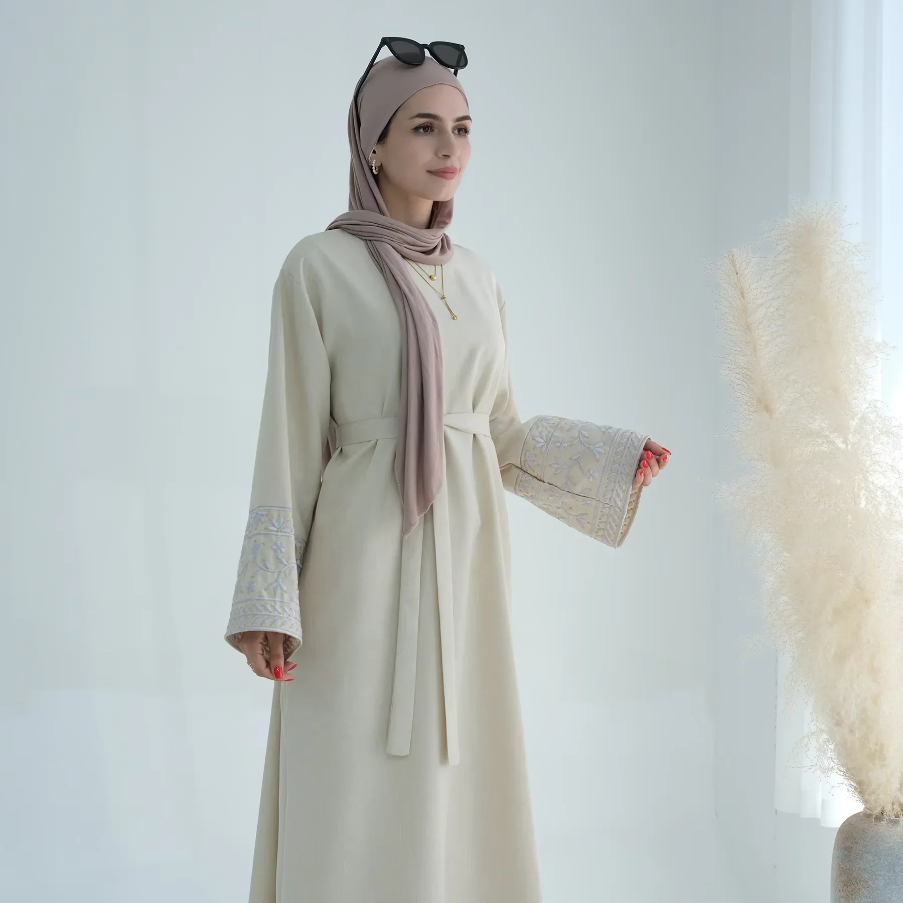 Lino chiuso Abaya per le donne Musulmano ricamato Casual Abaya Dubai Lusso Turchia Hijab Abito Ramadan Islam Caftano Robe