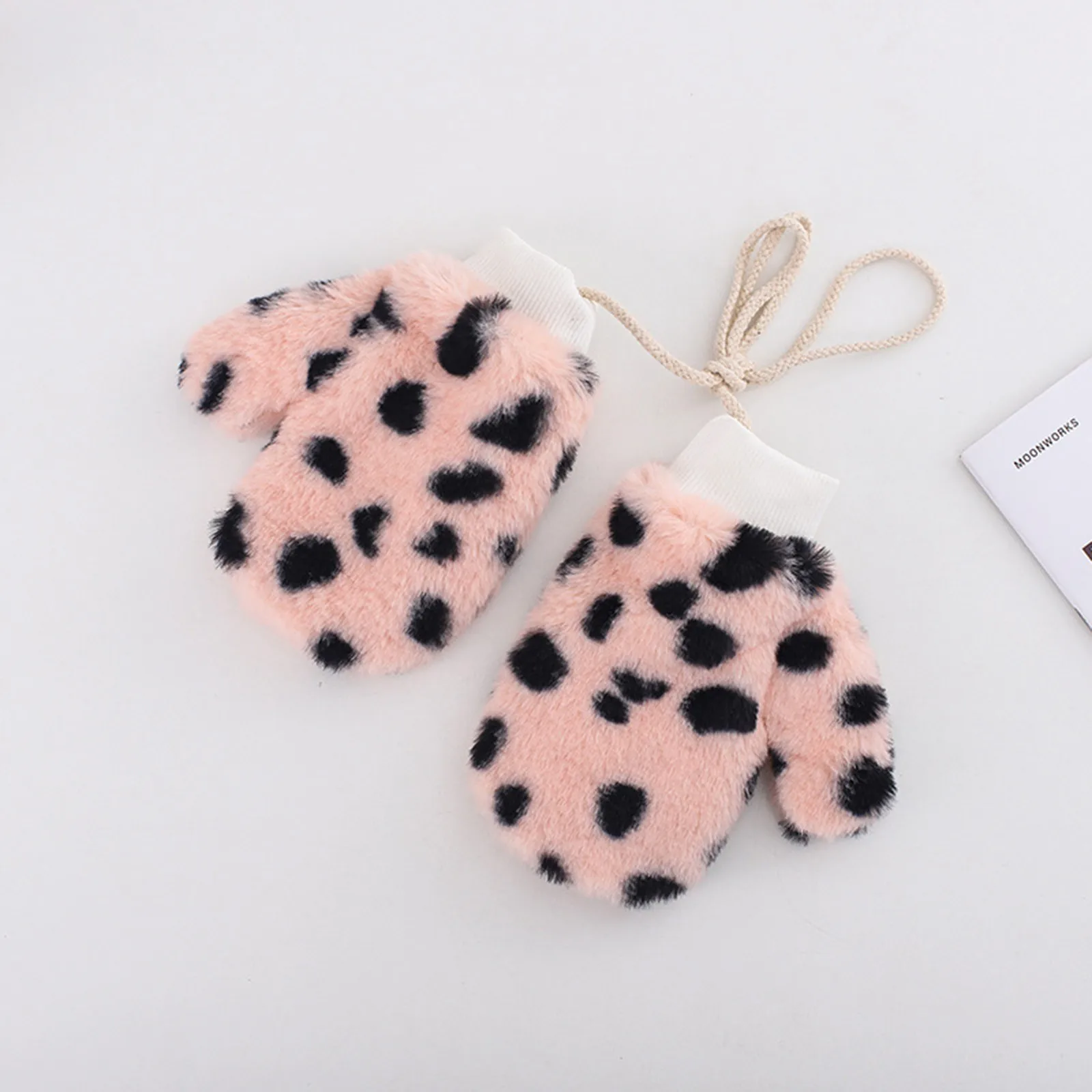 Baby Boys Girls Warm Plush Thick Full Finger Mittens Snow Leopard Outdoor Winter Pattern Wool Knitted Thick Leopard Print Gloves