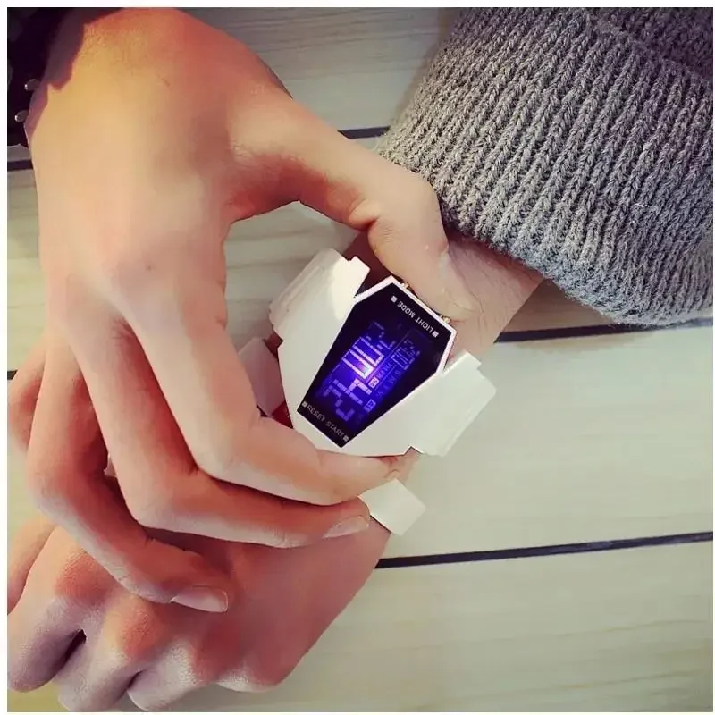 다기능 크리 에이 티브 항공기 디지털 시계 빛나는 Wateproof 실리콘 학생 스트랩 스포츠 시계 알람 시계 스포츠 시계