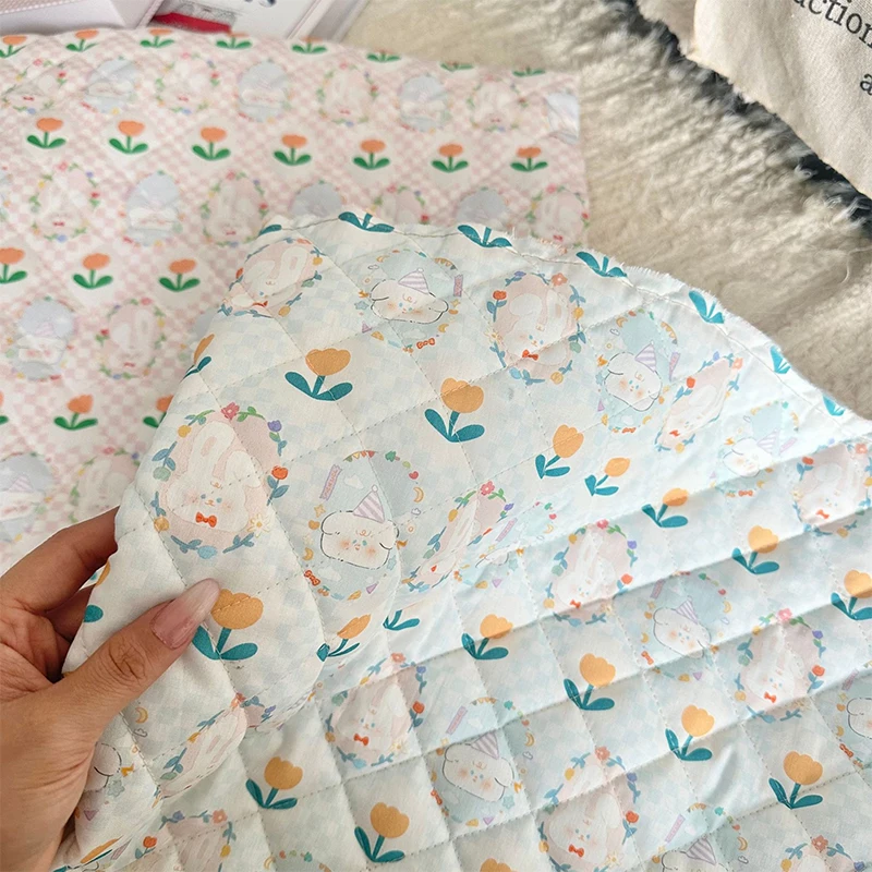 

140x90 см хлопковая стеганая ткань с принтом кролика и тюльпана для теплых курток, сумок, пальто, постельные принадлежности, подушки, ручная работа, ткани для шитья своими руками