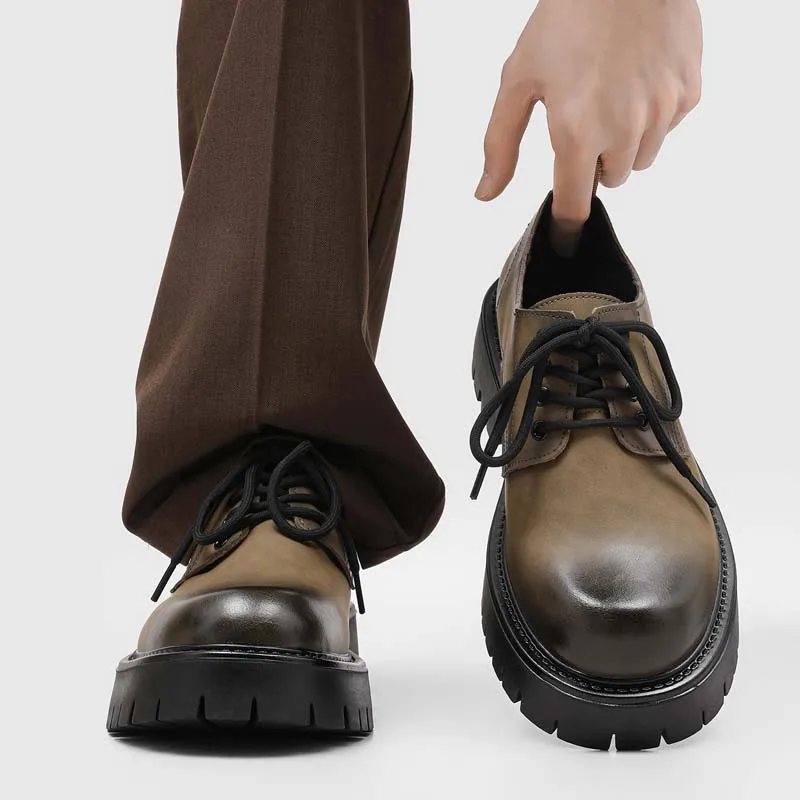 

Новые весенние мужские ретро-туфли: легкие, люксовые, рабочие, с градиентным цветом, на толстой подошве, нескользящие, молодежные, модные, для бизнеса и повседневной носки