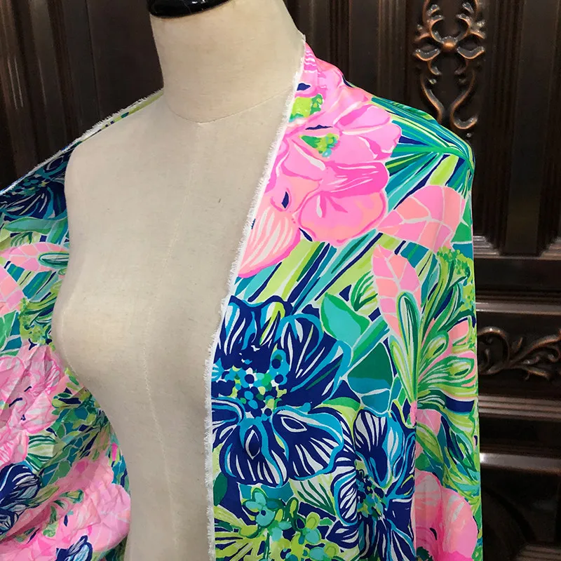 

1 метр 100% шелковой ткани из тутового шелкопряда, 17 момме, креп-шилк, зеленый, с крупным цветочным принтом, ширина 140 см (55 дюймов), продается на отрез, CY092