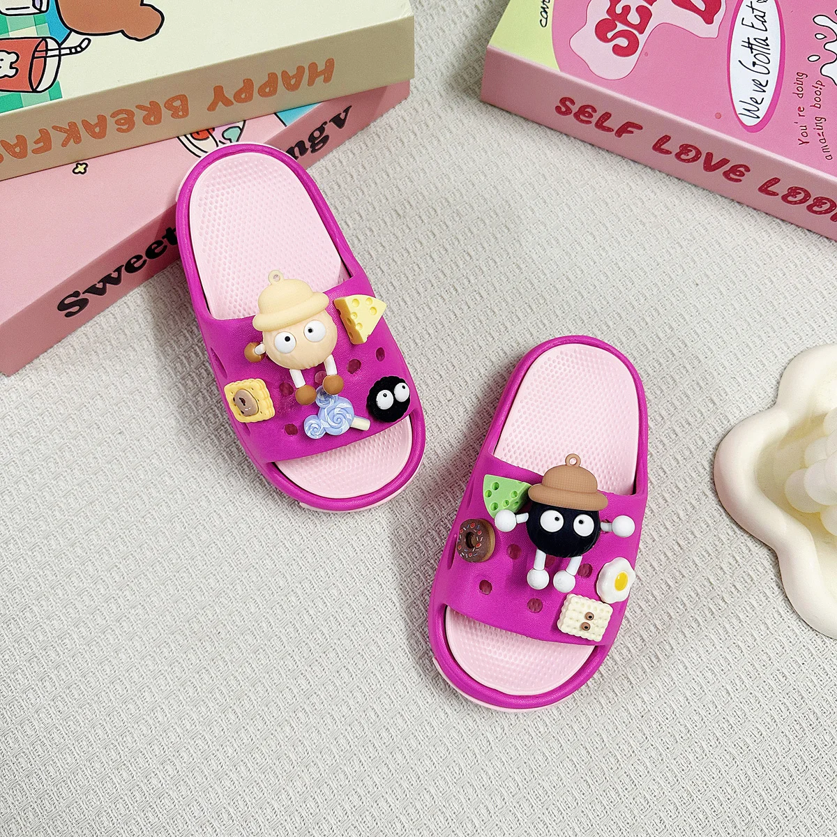 

New Popular Cartoon Briquettes, Versatile Eva Slippers for Boys and Girls, Fashionable Soft-Soled Non-Slip Sandals