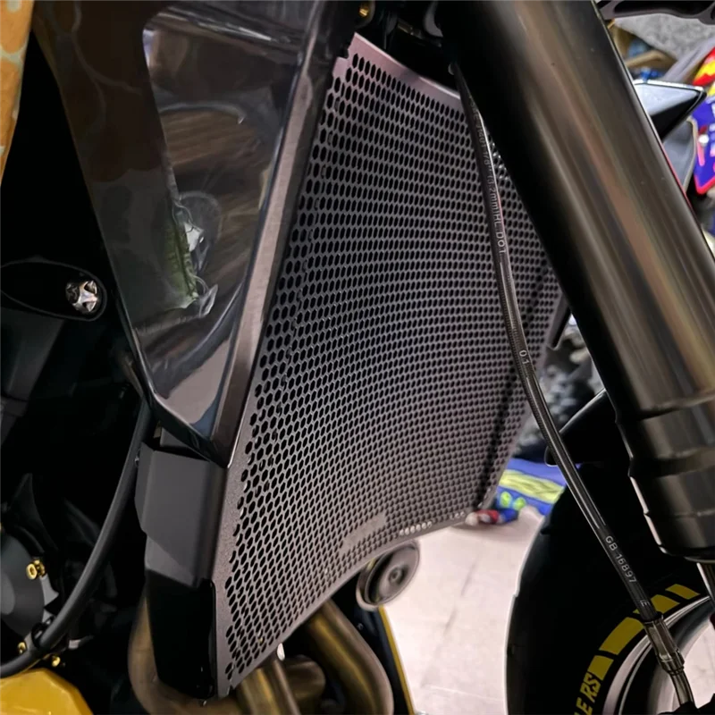 A30P-Motorcycles Radiator Guard Grille Cover Protector For TRIUMPH Street Triple 765S 765R 765RS 2023 2024 Accessories