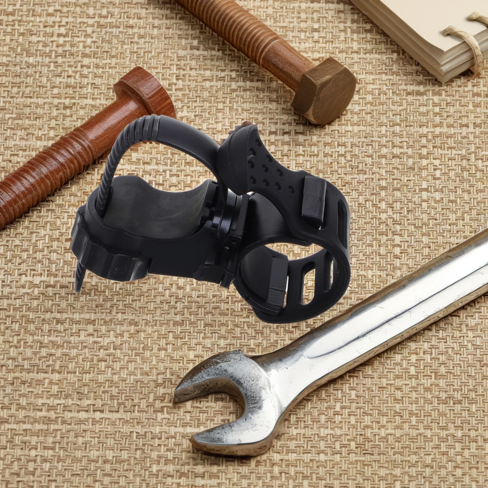 

Bicycle Light Base 360 Degree Flashlight Mount Bracket Bike Headlight Clip Holder Torch Attachment Handlebar Accessory Cycling