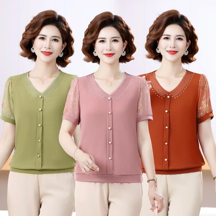 

Summer Ice Silk Short Sleeve V-Neck Knitwear Slimming Fashionable Diamond-Studded Breathable Loose Fit Mid-aged And Elderly W...