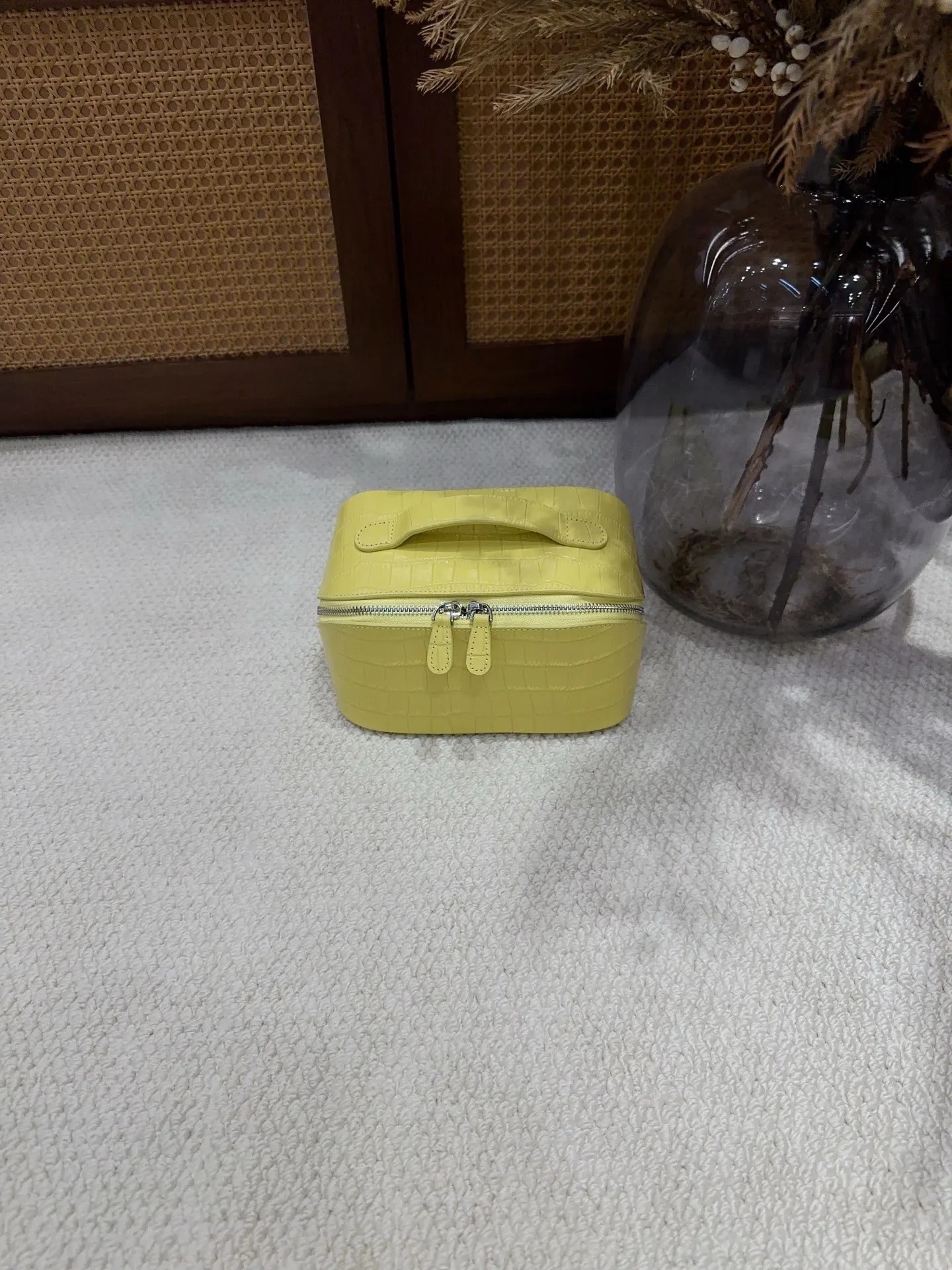 Authentisches Leder-Kosmetikset für Damen, Zitronengelbe Farbpalette, Beauty-Organizer, hochwertiges Rindsleder, Krokodilprägung, Reise-Waschtasche – Detail 28