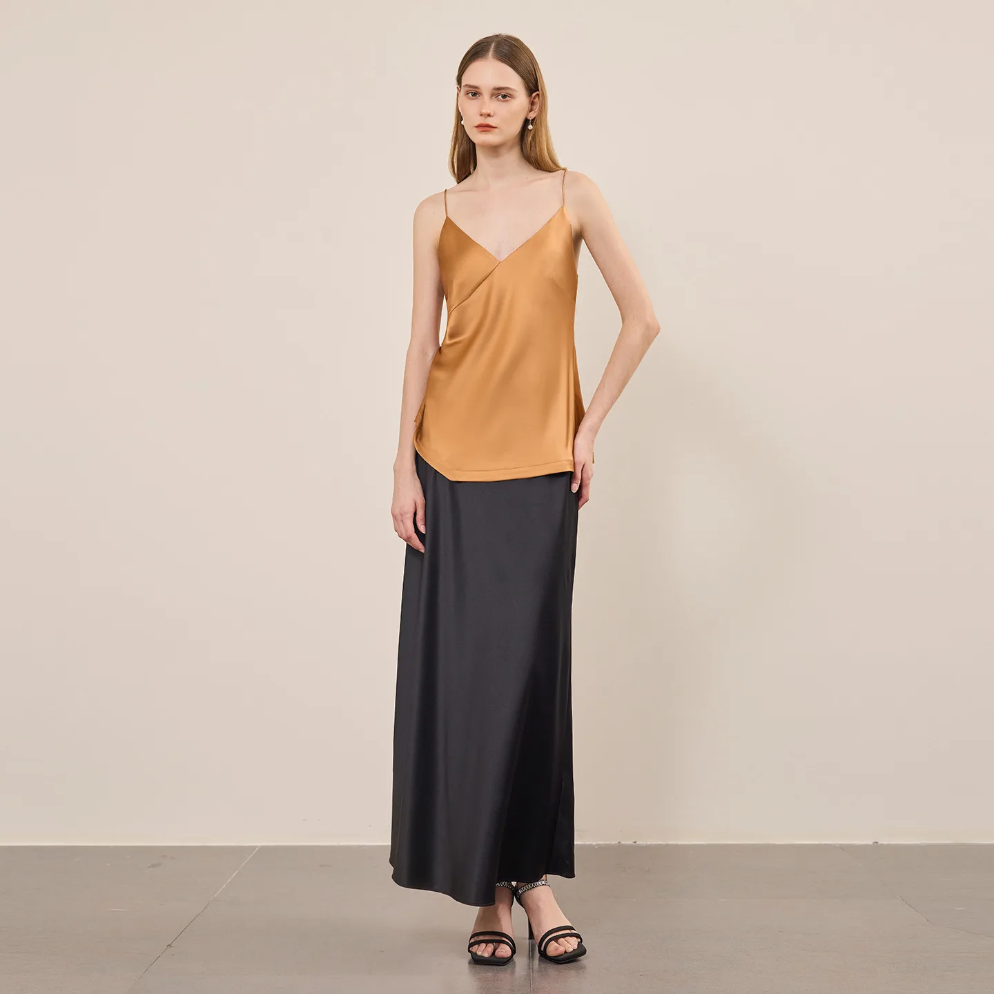 100% Mulberry Silk Camisole Top V Neck Spaghetti Strap Tank Tops Women Luxury Satin Sleeveless Blouse Elegant Basic Inner Wear