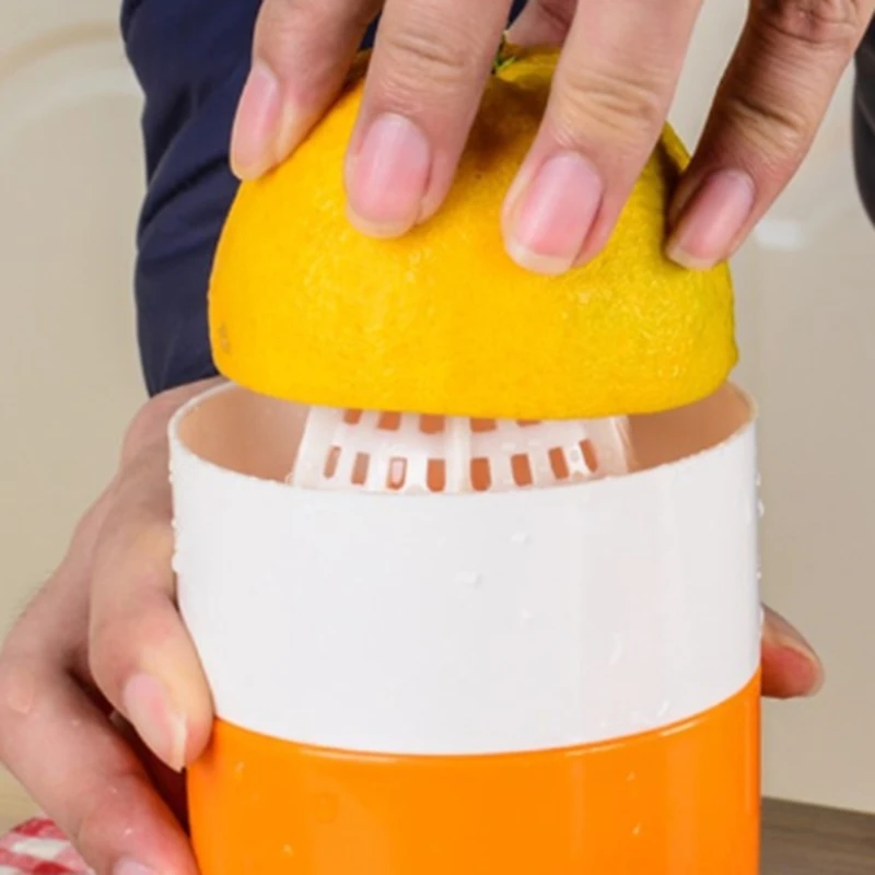 AT02-Portable Juicer Orange Lemon Mini Squeezer Fruit Juice Maker For Household