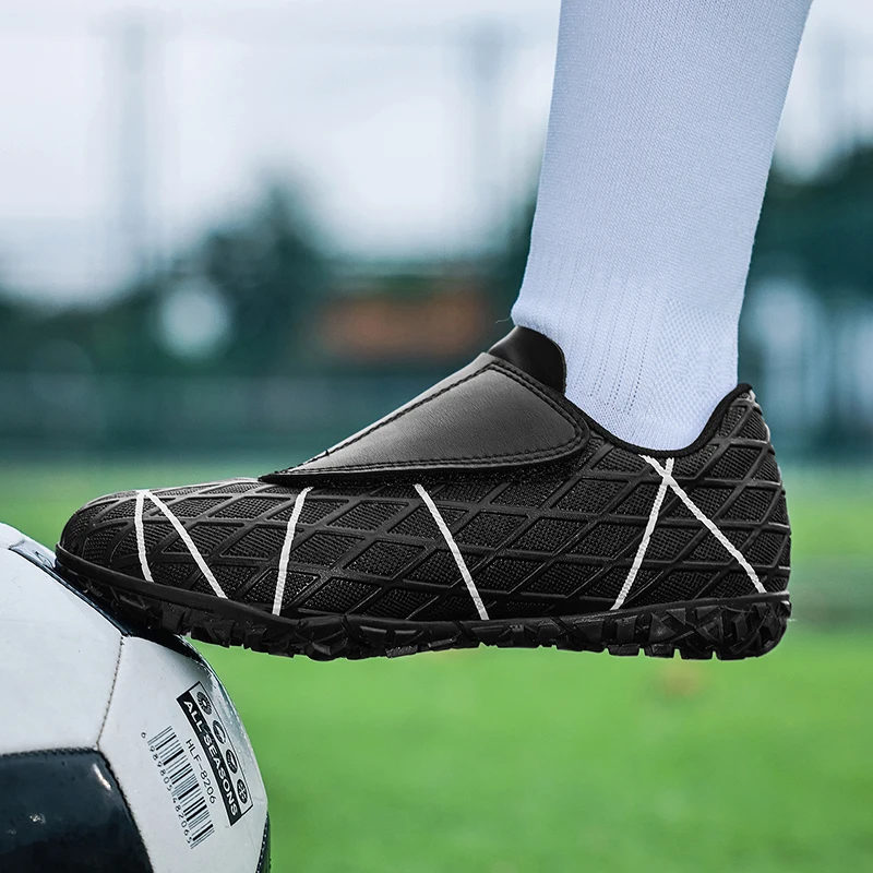 

Boys And Girl's Soccer Shoes Men Cleats Outdoor Match Training Sport Football Boots Long Spikes Comfortable Breathable Non Slip