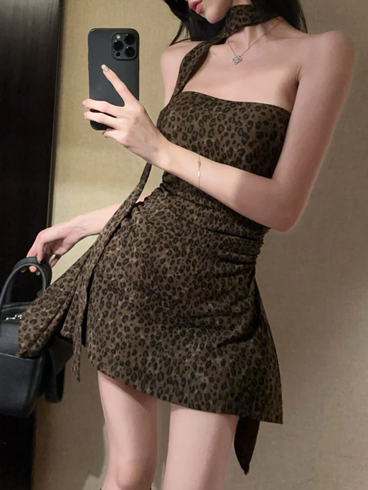 ใหม่ผู้หญิงเสือดาวพิมพ์ชุดมินิเดรสแฟชั่นเกาหลีเบาะหน้าอกไม่สม่ําเสมอ Hem อเนกประสงค์ Bodycon ชุดลําลอง