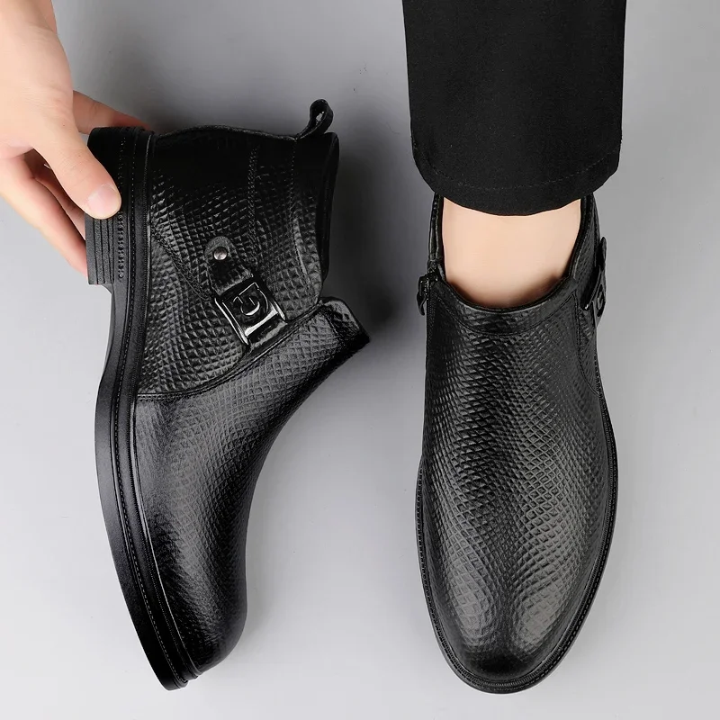 

Genuine Leather Mens Motocross Boots Side Zipper Business Ankle Boats Round Toe Slip-On Mens Boots Winter Plush Snow Shoes