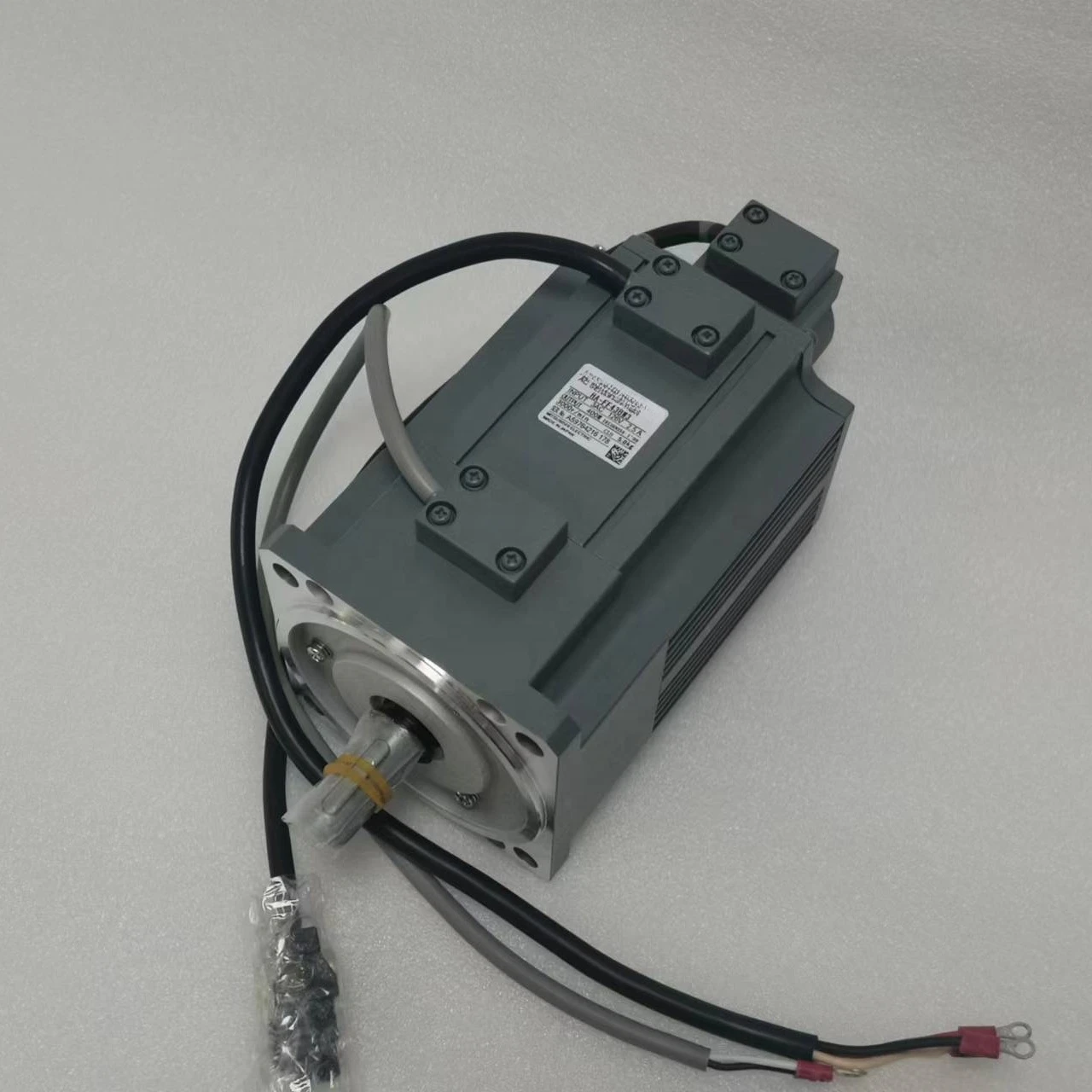 

Hot sale Original J2 Series AC Servo Motor 400W HA-FF43 HA-FF43B HA-FF43BW3