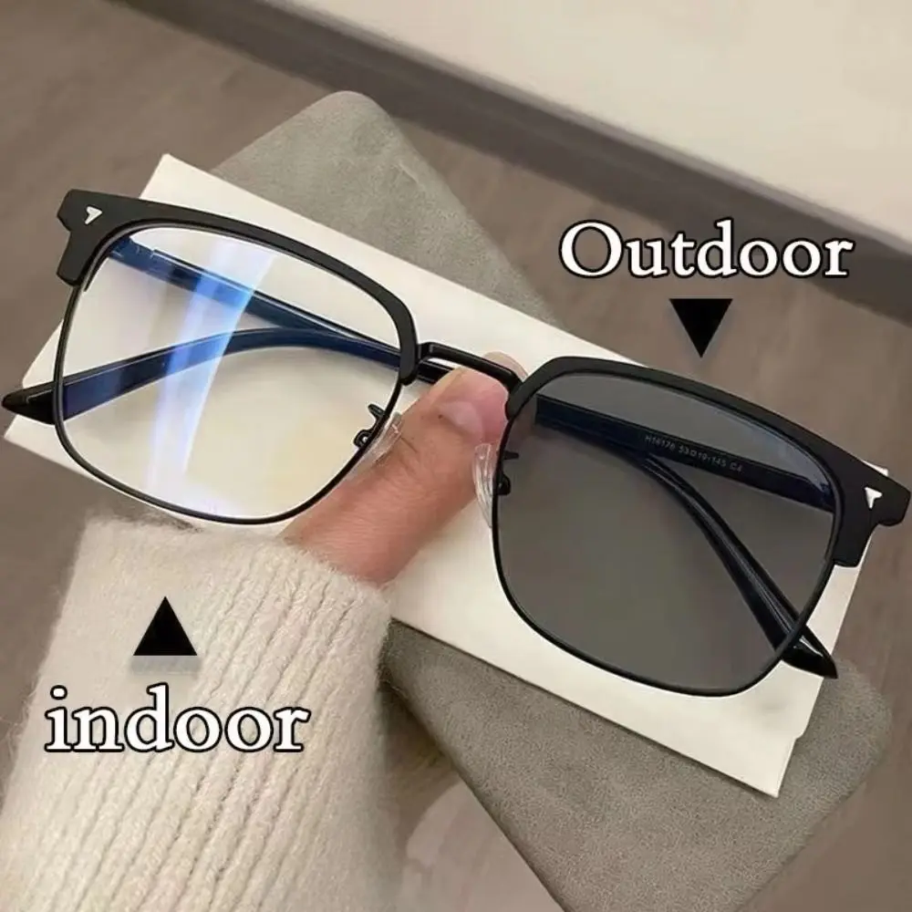 PC Metal Photochromic Glasses Oval Black Grey Silver Reading Glasses Half Frame Anti Eyestrain Reading Glasses Men and Women