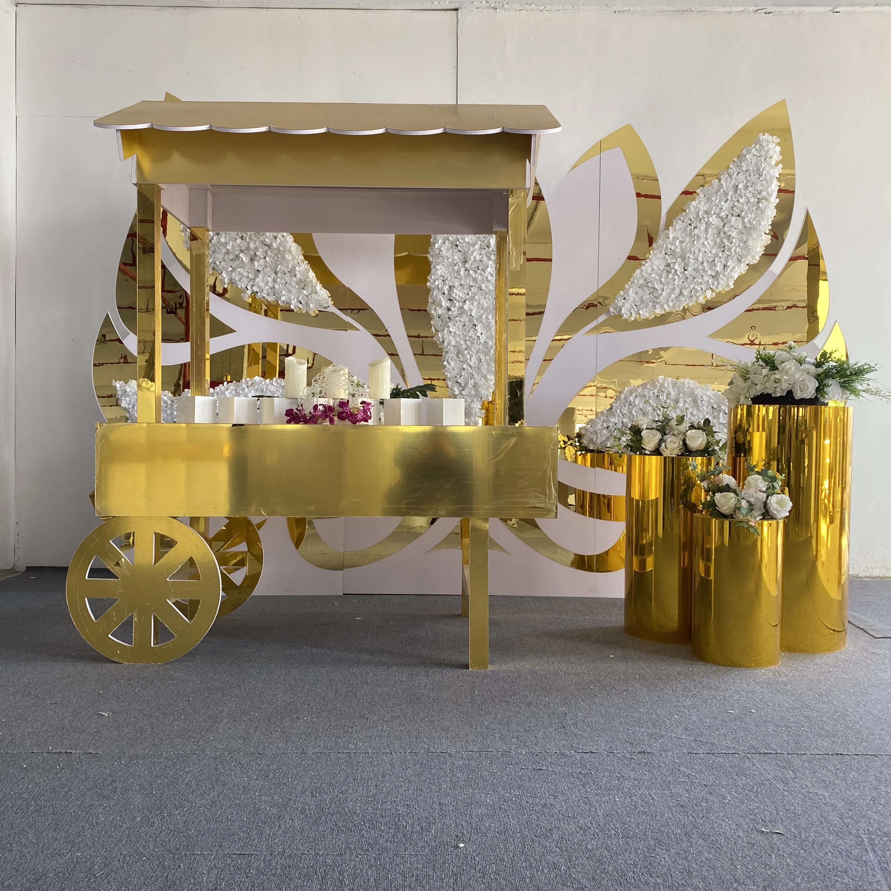 Golden Sugar Car Elegant Classic Event Decor Customizable Portable Cotton Birthday Party Perfect