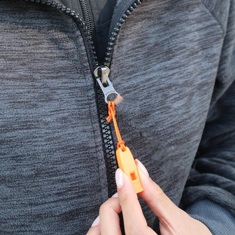 5/25 قطعة صفارة إنقاذ سستة سحب أداة السلامة في حالات الطوارئ لحقيبة الظهر سترة في الهواء الطلق والعتاد بصوت عال البلاستيك متعدد الألوان