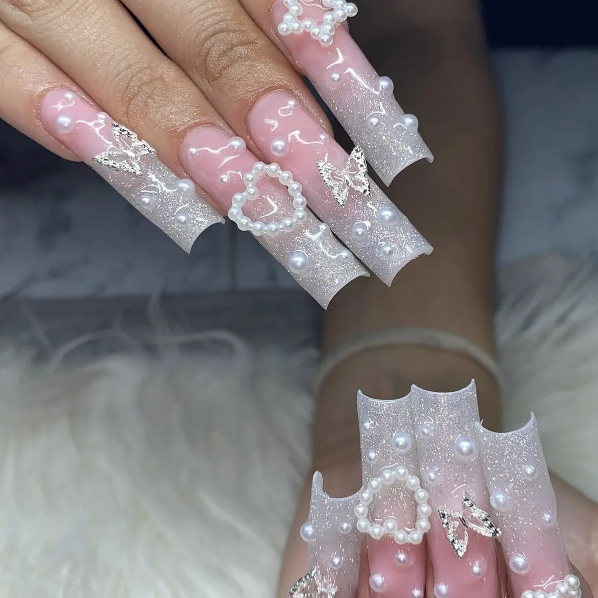 24Pcs Long Square Press on Nails Pink Love Heart Design Pearl Strawberries False Nail French Wearable Full Cover Fake Nail Tips