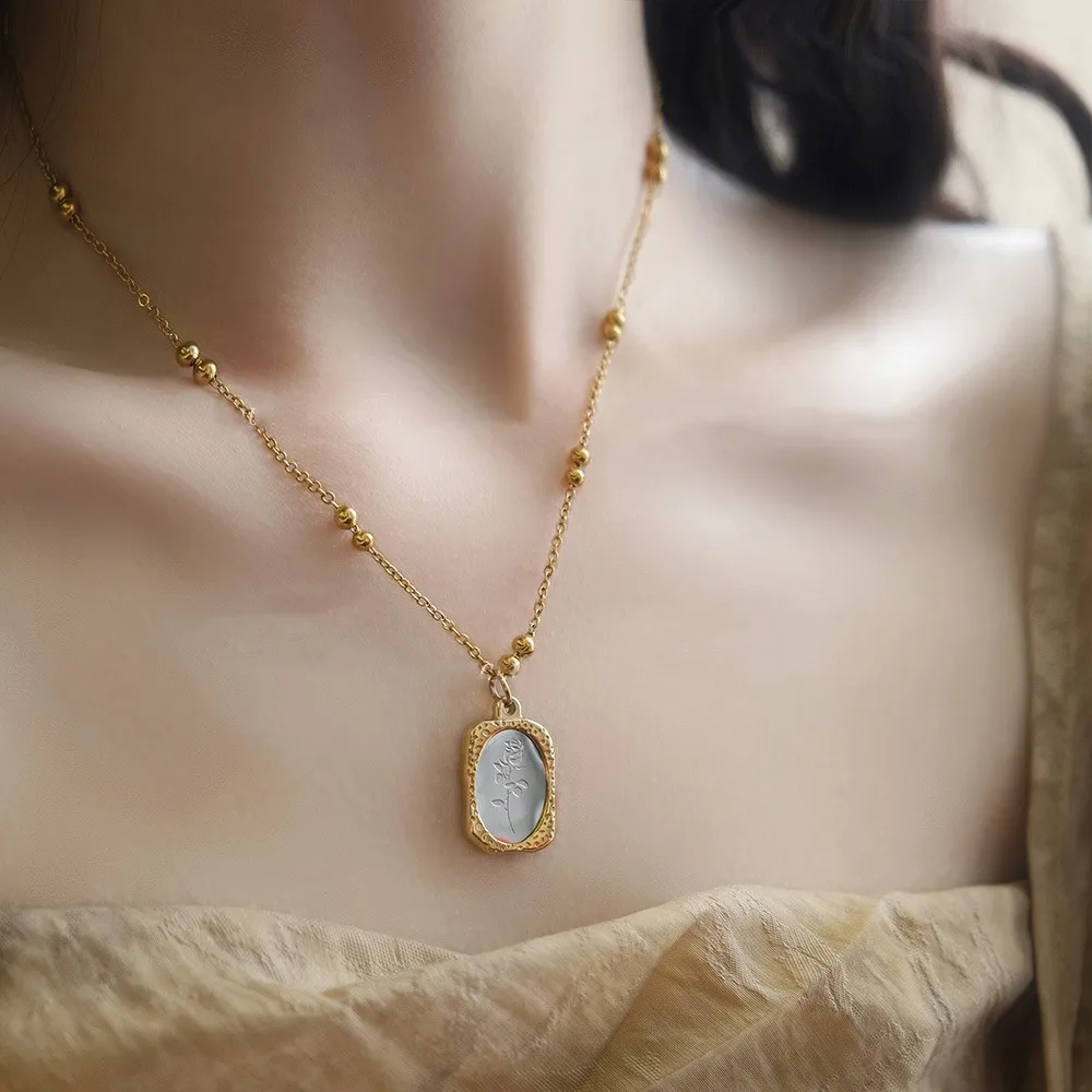 Vintage Engraved Rose Pendant Necklace for Women Gold Plated Hammered Square Tag Beaded Chain Fashion Jewelry Gift New Hot