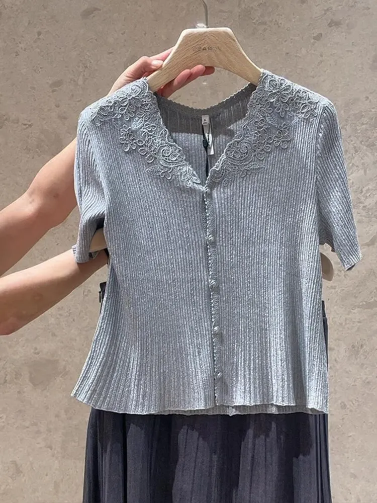 

Gray Knitted Short Sleeve V-Neck T-Shirt Fashionable Versatile Casual Design Summer 2026 Women's plus Size Inner Wear