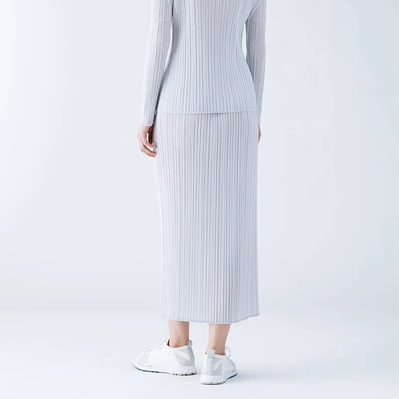 Miyake Pleated Hip Hugging Slim Half Skirt Summer 2025 Elastic Waist Pleated Straight Tube Half Skirt Versatile for Commuting