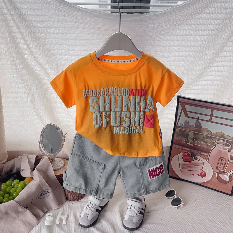 ملابس الأطفال 2026 ملابس الصيف بيبي بوي 6 إلى 9 أشهر إلكتروني طباعة قصيرة الأكمام تي شيرت بلايز وسراويل قطعتين مجموعة