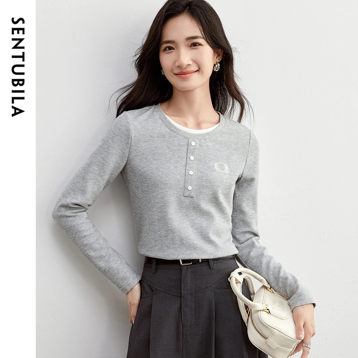 

SENTUBILA Grey Knitted T-Shirt For Women 2025 New Spring Spliced Sweet Style 2 In 1 Pullovers Tees Korean Clothing 151T58620