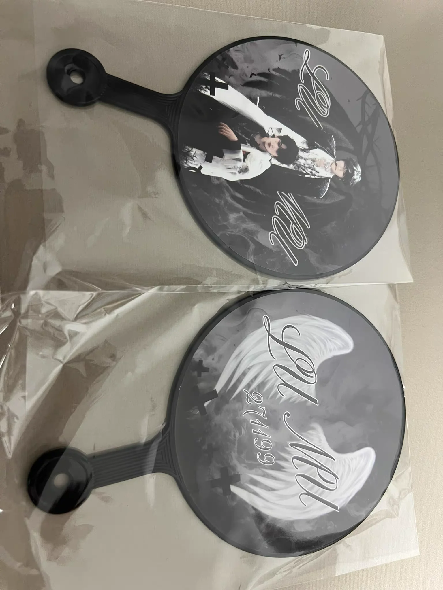 Personalisierter runder Kunststoff-Handfächer für K-Pop-Idole – mit individuellem Fotodruck für Konzerte, Events, Hochzeiten, Geburtstage und als Gastgeschenk – Detail 7