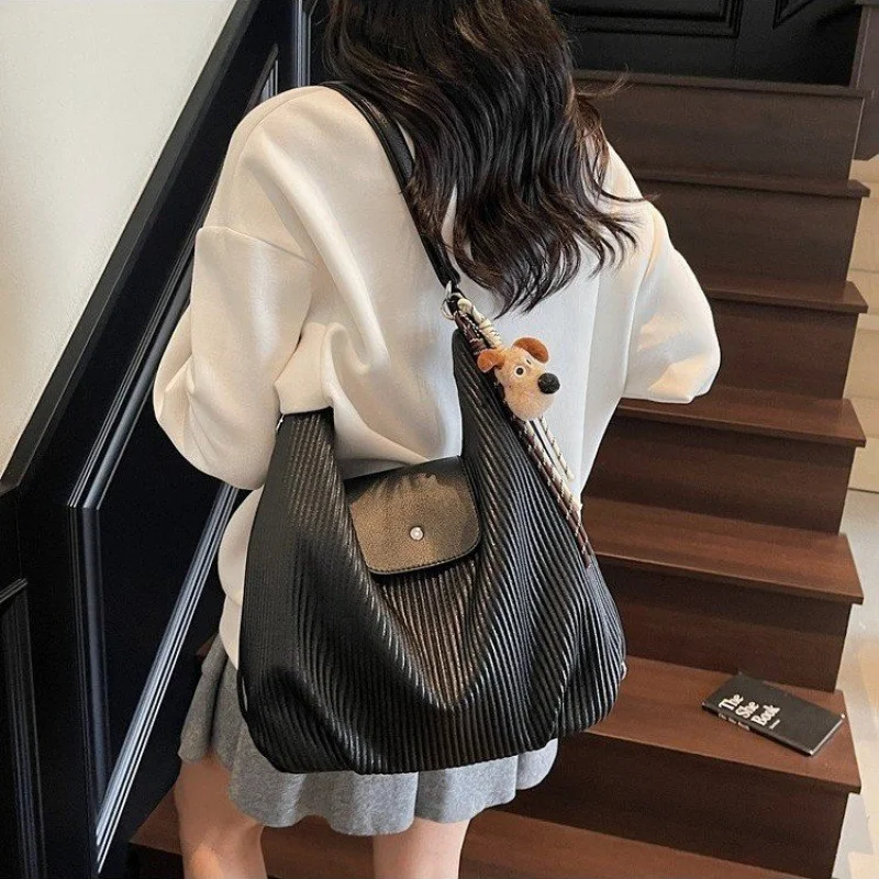 

Designer Women's Messenger Bag Premium Leather Crossbody Handbags Elegant Shoulder Tote Purse Luxury Stylish Brand