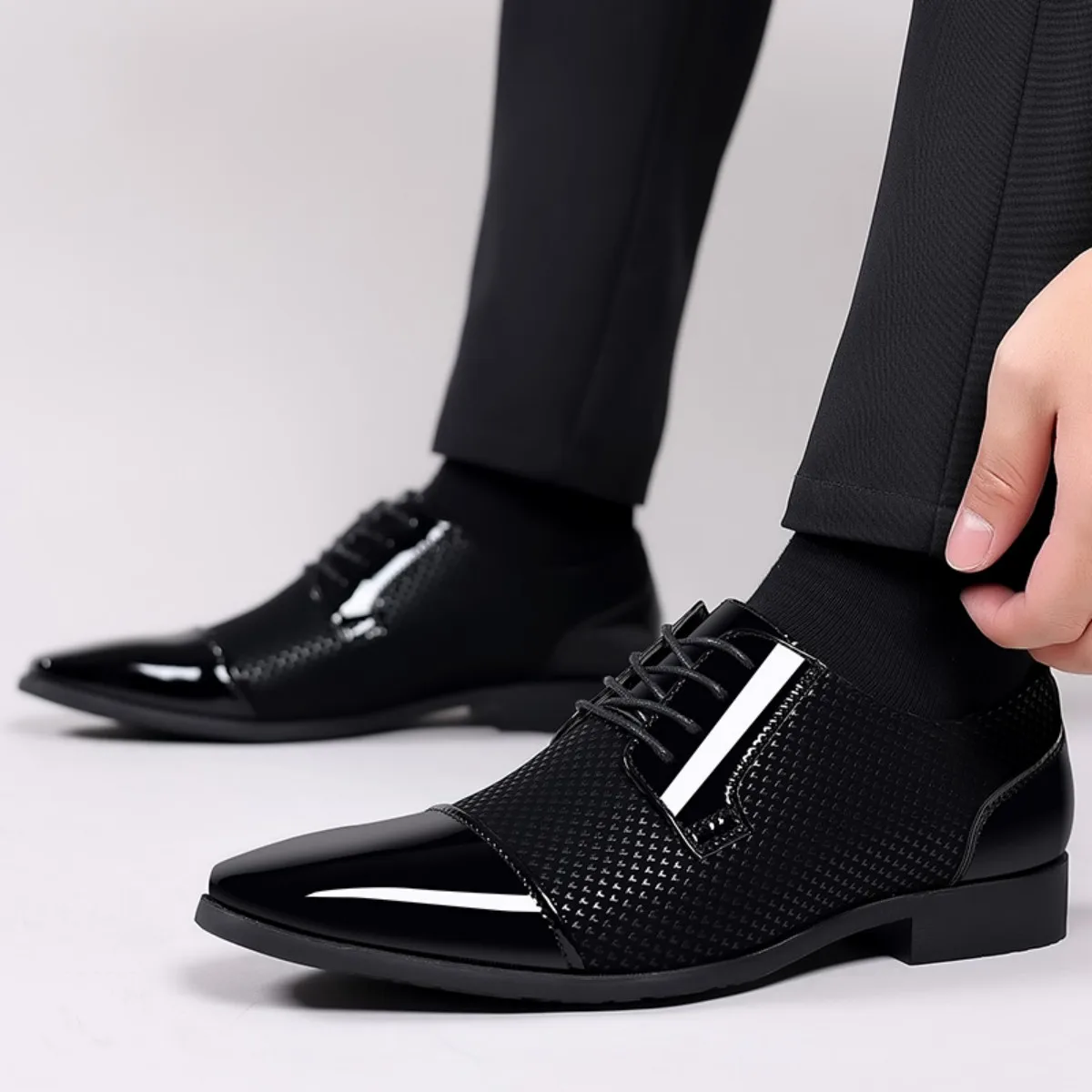 Men's Classic Oxford Dress Shoes, Lace-up Formal Business Wingtip Brogues, Comfortable Wedding & Office Footwear - Image 2