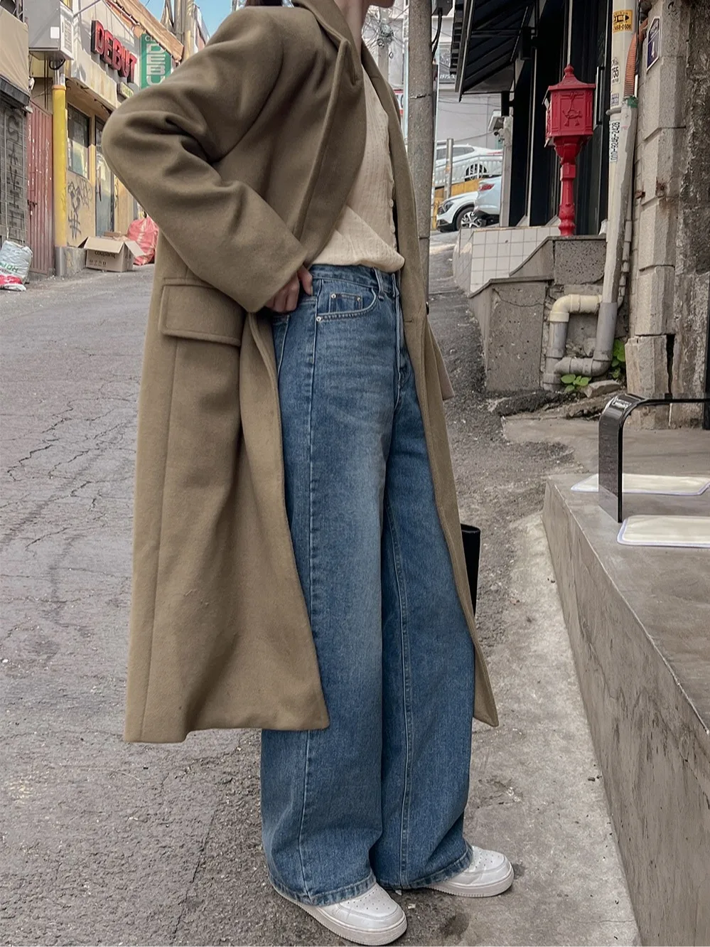 

Winter Vintage Women's Woolen Coat Loose Long Lapel Double Breasted Knitwear Faionable Commute Sle Suitable for Various O...