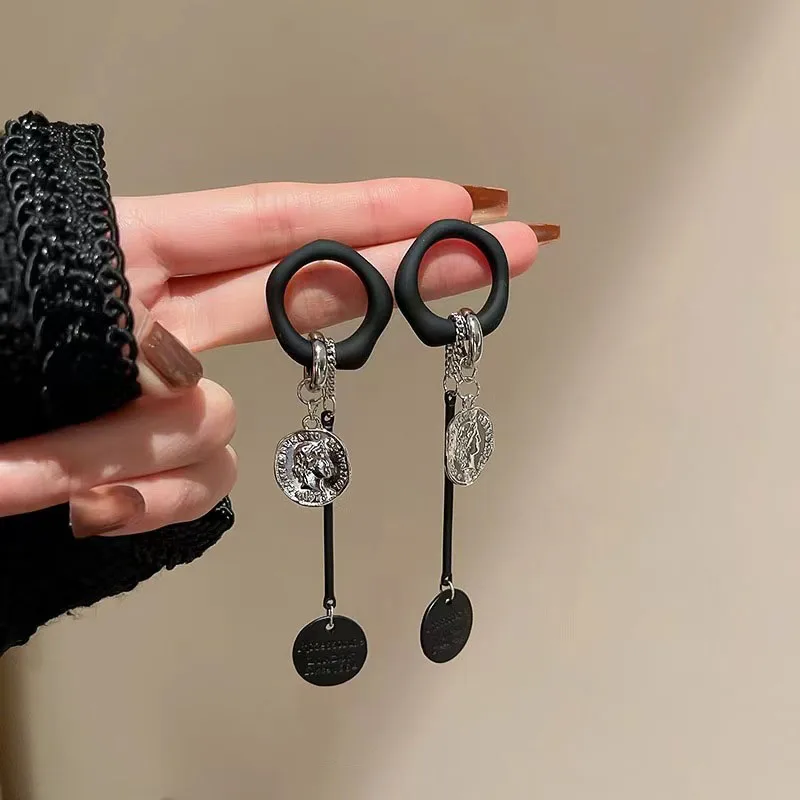 Stylish Vintage Black Long Portrait Pendant Earings Fashion Temperament Personality Tassel Earrings for Women HOT Jewelry Gift