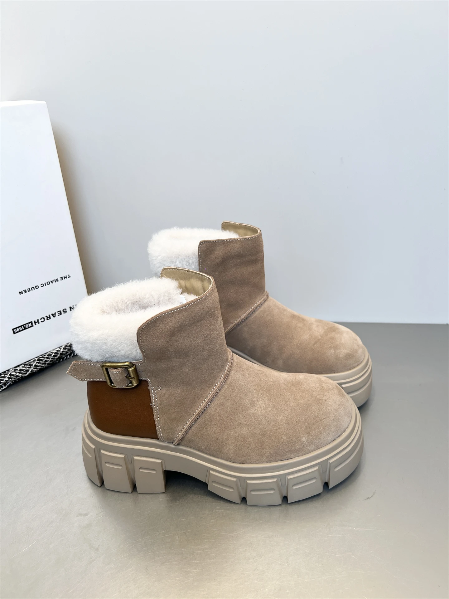 2025 winter High Heel Snow boots Women ankle boots platform Furry Ankle Boots for Women New Stylish Design Warmth Cotton Shoes view 3