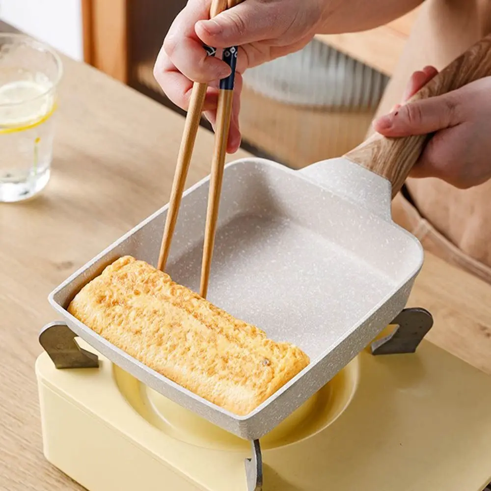 

Heat-Resistant Nonstick Flat Pan Flat Surface Japanese Style Steak Frying Pan Wood Handle Nonstick Coating Griddle Pan Household