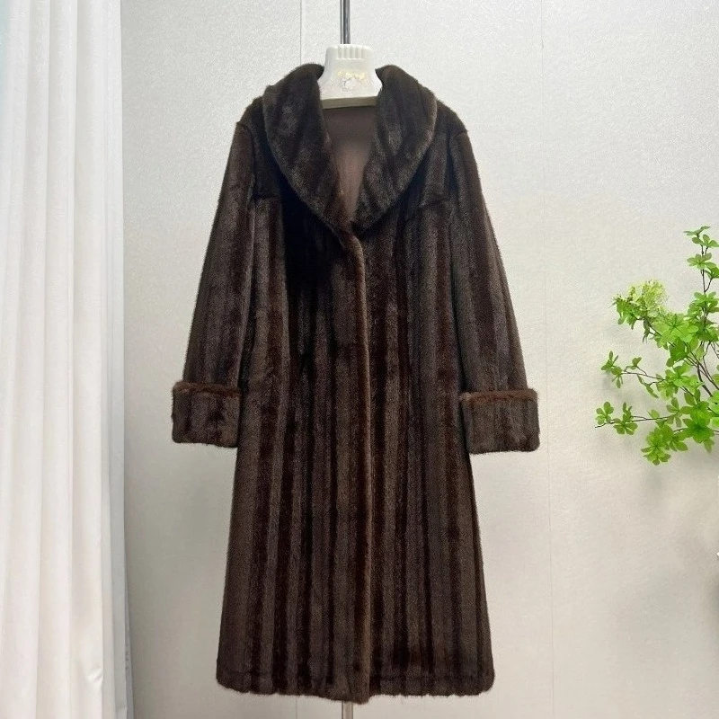 This Loose Long Coat Made of Golden Mink Fleece with A Faux Fur Is Elegant and Stylish for Women in Autumn and Winter. Fashion.