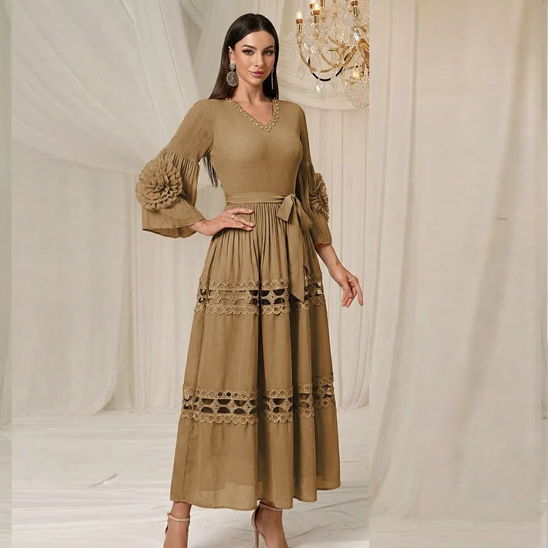 

Плиссированное платье Miyake 2026: Новинка, женское, с расклешенными рукавами, V-образным вырезом, приталенное, элегантное, длинное, европейский стиль, большие размеры