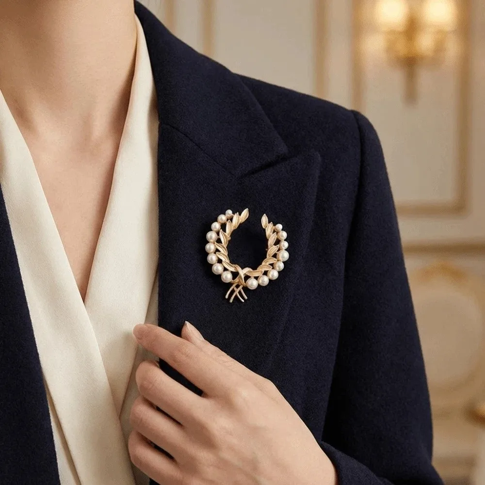 Handmade Luxury Pearl Brooch Alloy Vintage Flower Breastpin Ginkgo Leaves Rhinestone Fixed Clothes Pins Sweater Decoration