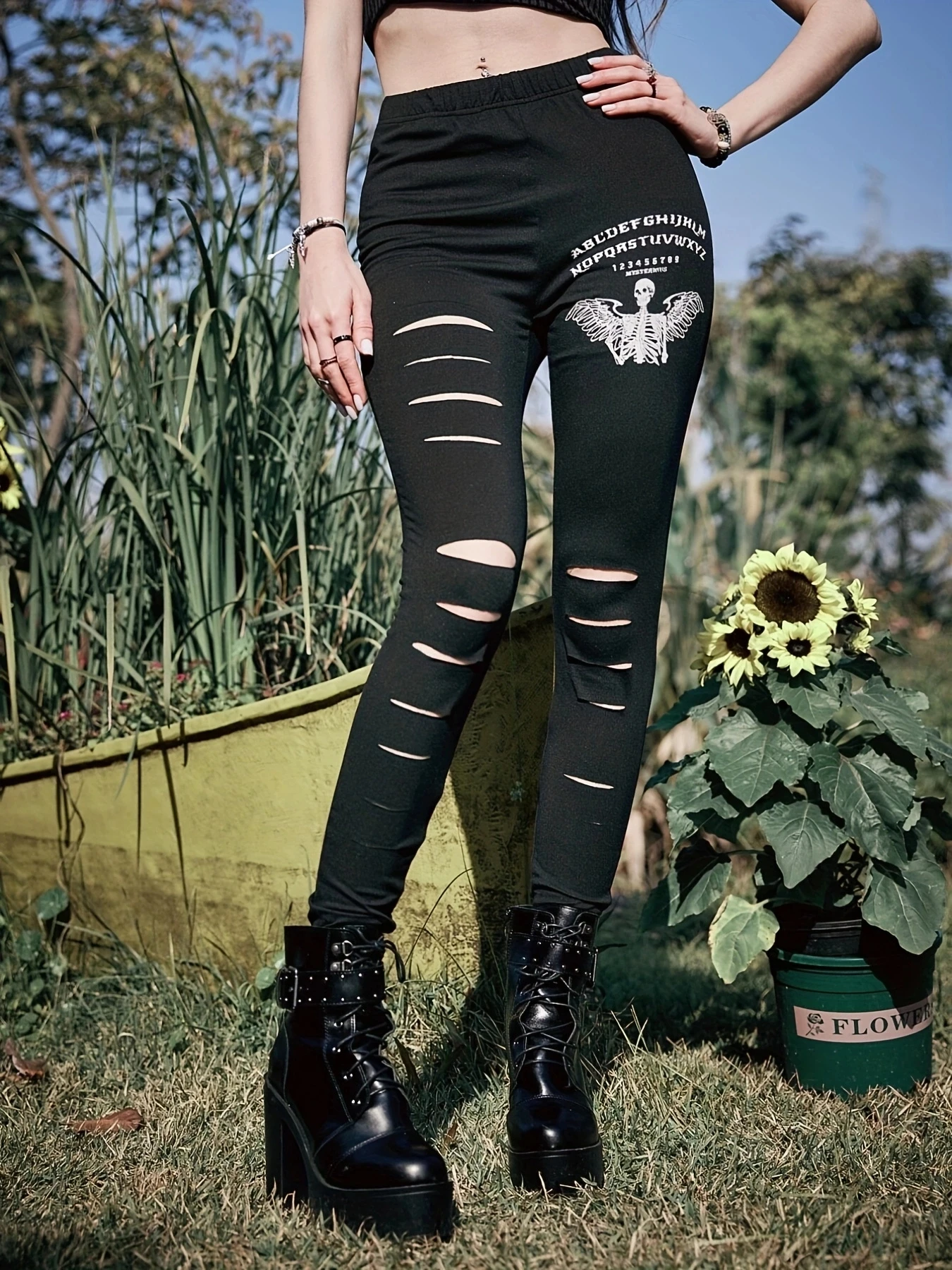 New Slimming Pants Burst Skull Leggings Women Europe And The United States Fashion Ripped Slim Nine Pants Tight Foot Pants