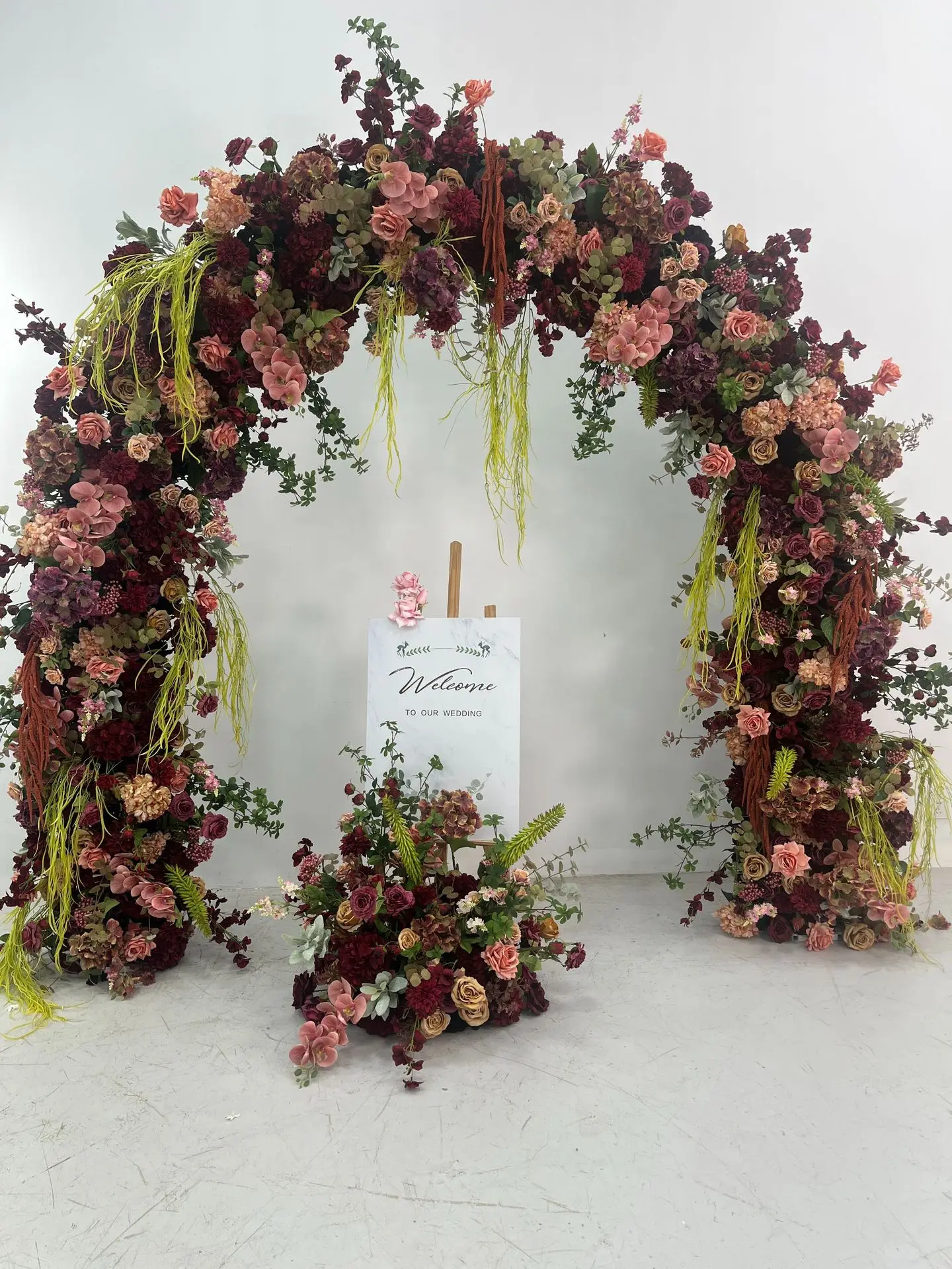2,4M Tiefrot U-förmiger Künstlicher Blumenbogen Hochzeits-Hintergrund Bühnen- und Schaufensterdekoration für Outdoor-Events Blumendekoration Großhandel – Detail 4