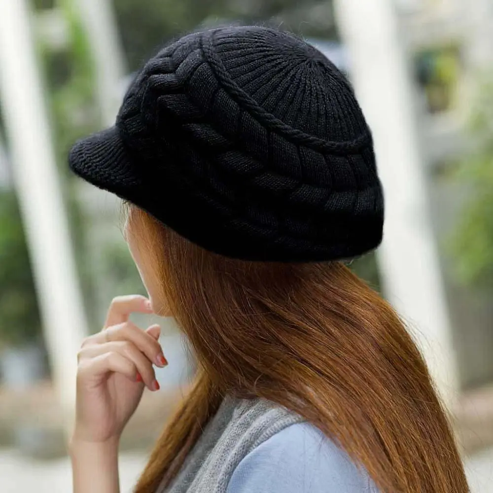 موضة رشاقته الدافئة ستريبر محبوك قبعة سدادات حماية الأذن الشتاء النساء قبعة البيريه حافة قبعات عادية رشاقته متماسكة قبعة في الهواء الطلق