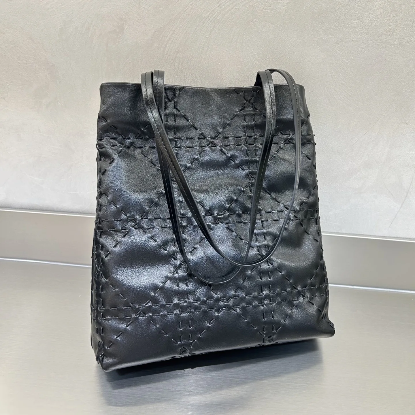 

Light Luxury High Quality 2025 New Tote Bag Diamond Grid Vertical Casual Versatile Large Capacity Shoulder Women's Bag