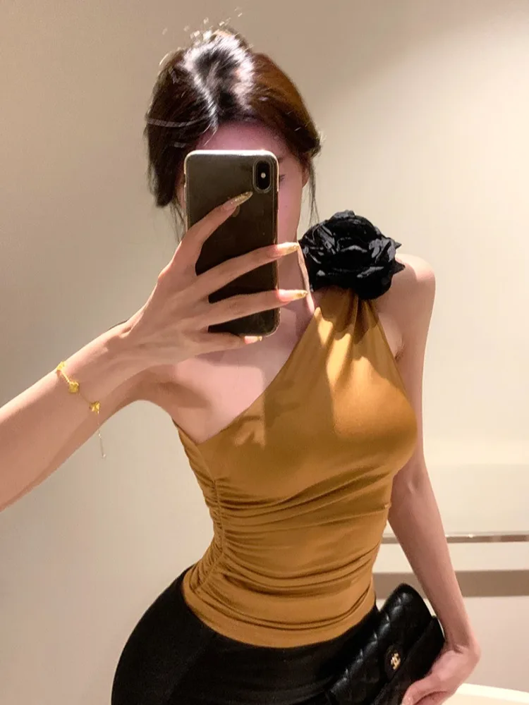 Fashionable Shoulder-baring Sleeveless T-shirt Women's Elegant 3D Floral Design Slant Shoulder Top Commute Style Korean Version