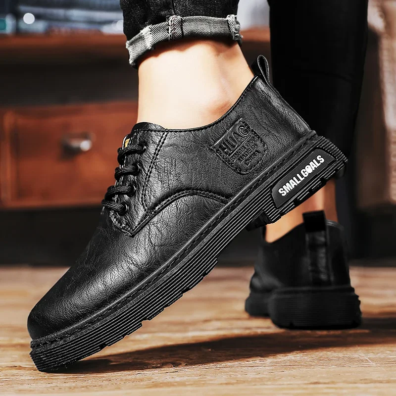 

Уличная повседневная кожаная обувь Мужская кожаная обувь для папы с большой головкой Мужская обувь без шнурков в стиле ретро Модная рабочая обувь с низким берцем и мягкой подошвой